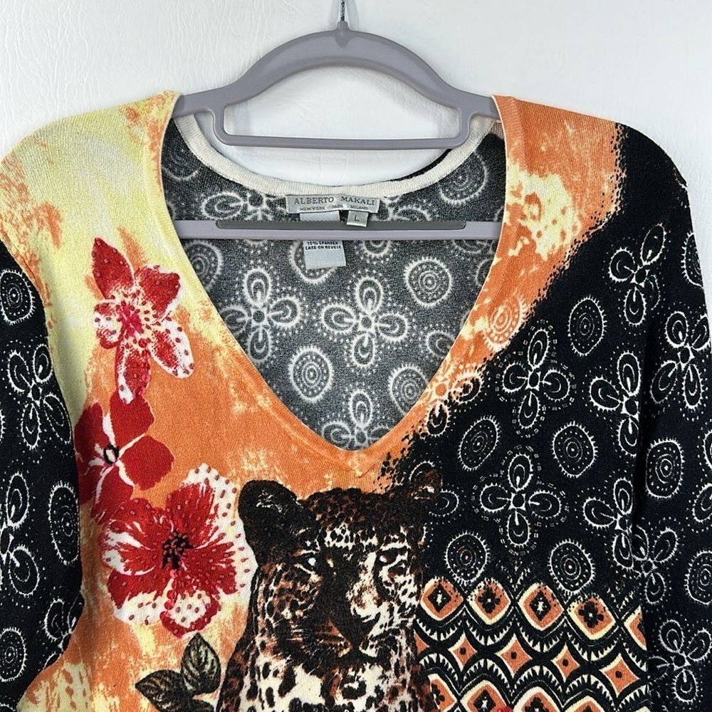 Alberto Makali Long Sleeve Leopard Graphic Pullover Top - Picture 2 of 9